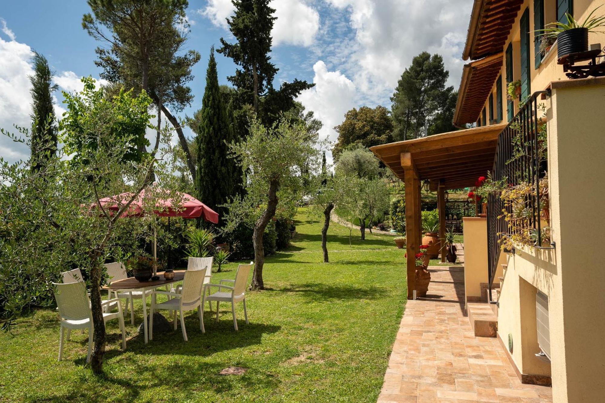 Holiday House Cuordinatura Lägenhet Montopoli in Val dʼArno Exteriör bild